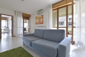 TV, DVD player