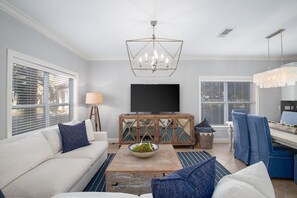 Smart TV, books - "Seas The Day" Great House Private Pool, Golf Cart, 1/2 Block to Deeded Beach (Miramar Beach)