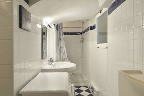 Shower, hair dryer, towels - UR-NEST Miramonte - charming and modern apartment (Bologna)