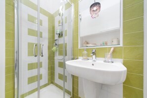 Shower, hair dryer, towels - UR-NEST Fusari, Wonderful apartment (Bologna)