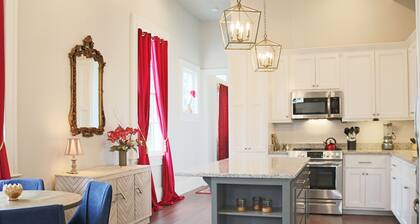 Boutique Historic 2BR • 1 Block to St. Charles Streetcar • Lower Garden District
