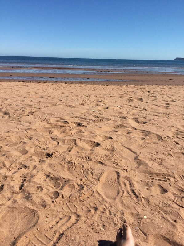 靠近海滩