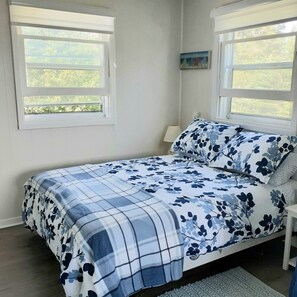 1 bedroom, iron/ironing board, free WiFi, bed sheets - Peaceful/ Oceanfront -  Housekeeping Cottage with water access.   (Musquodoboit Harbour)
