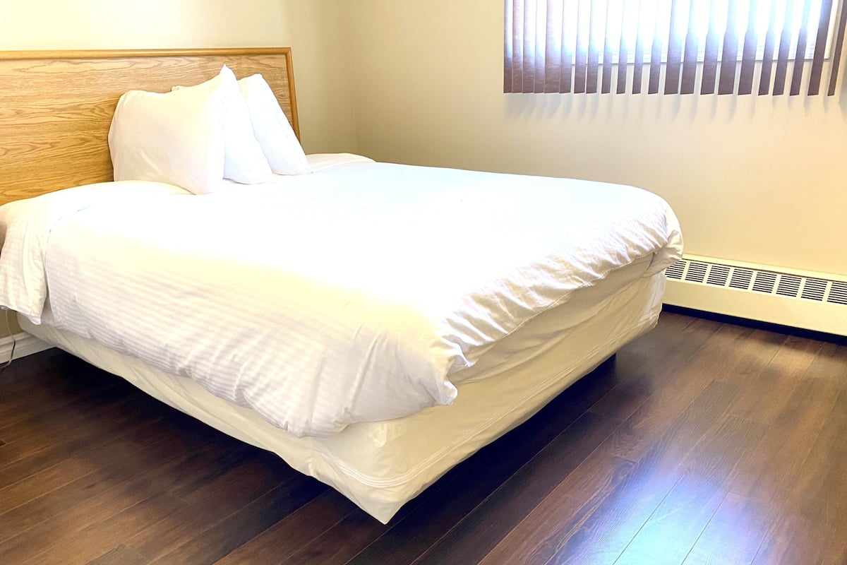 Suite with Ottoman Bed | 1 bedroom, individually decorated, individually furnished, desk