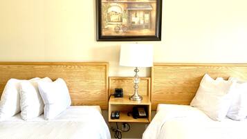 Kahden hengen deluxe-huone | Yksilöllisesti sisustettu, yksilöllisesti kalustettu, työpöytä