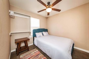 Room - Hikers Haven Near Tech and ANO (Dover)