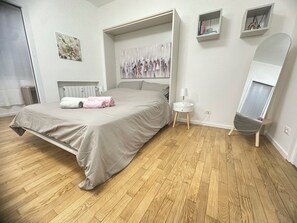 2 bedrooms, desk, iron/ironing board, free WiFi - Lena Apartment (Venezia)