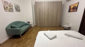 2 camere, una scrivania, ferro/asse da stiro, Wi-Fi gratuito