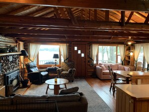 Télévision, cheminée