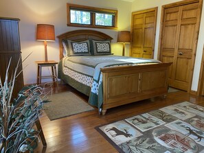4 slaapkamers, een strijkplank/strijkijzer, wifi, beddengoed