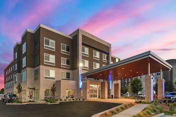Holiday Inn Express & Suites Suisun City by IHG