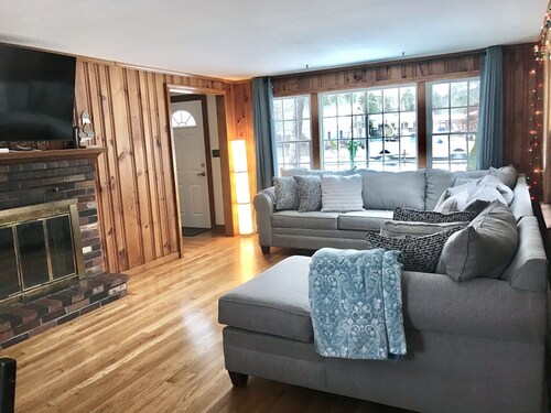 Beautiful home in the heart of Cape Cod. Close to beaches, restaurants and more!