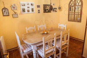 Dining - Place of peace. (Arroyo de Valdearroyo)