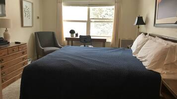 2 bedrooms, desk, free WiFi, bed sheets