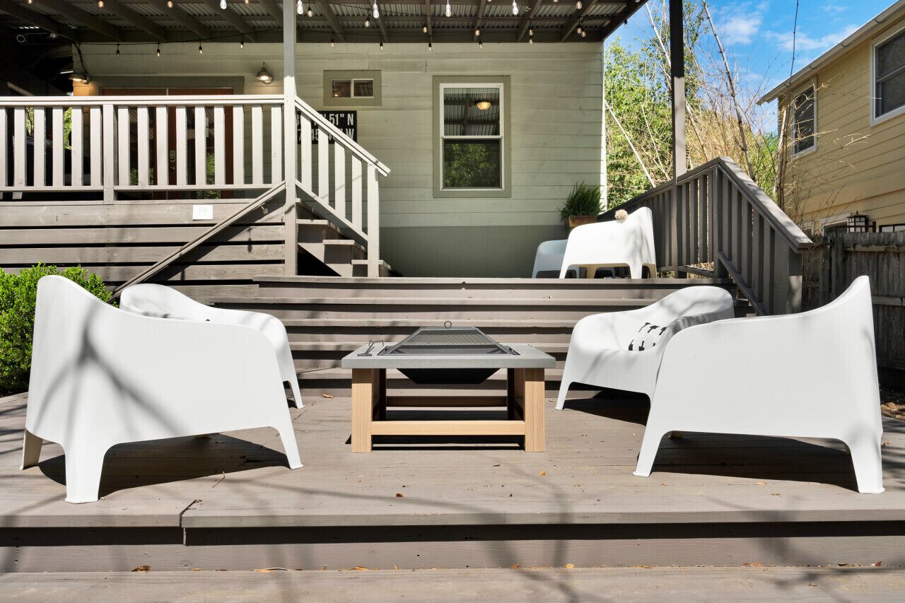 'Walk Everywhere' Modern Abode