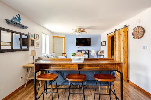 Cozy Cottage near downtown brings Georgetown Lake & Fairmont to your fingertips!