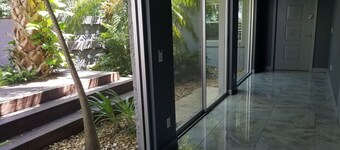 Lake House to be leased with Main house: 2042348