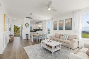 Een smart-tv, videogames, een dvd-speler en boeken