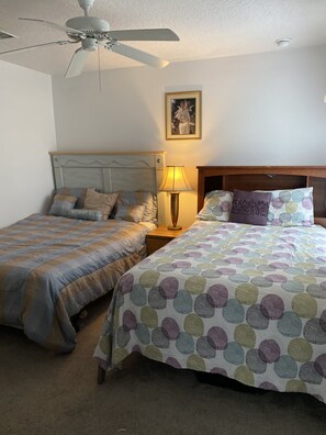 2 bedrooms, iron/ironing board, WiFi