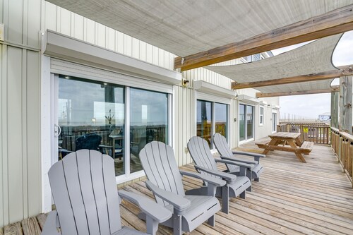Surfside Beach Home w/ Private Boardwalk Access!