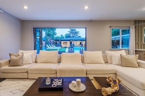 Interior - Your Own Private RESORT!🏝9BR/10BA Gated Compound✰ HUGE Pool, Gym, Yard, Parking (Los Angeles)