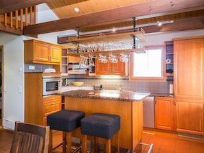 Fridge, microwave, dishwasher, cookware/dishes/utensils