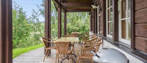 تناول الطعام بالخارج