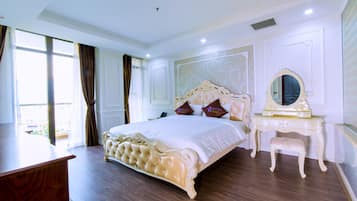 Minibar, desk, laptop workspace, blackout curtains