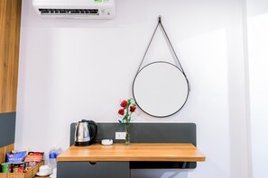 Phòng đơn Deluxe | Khu vực ăn uống tại phòng