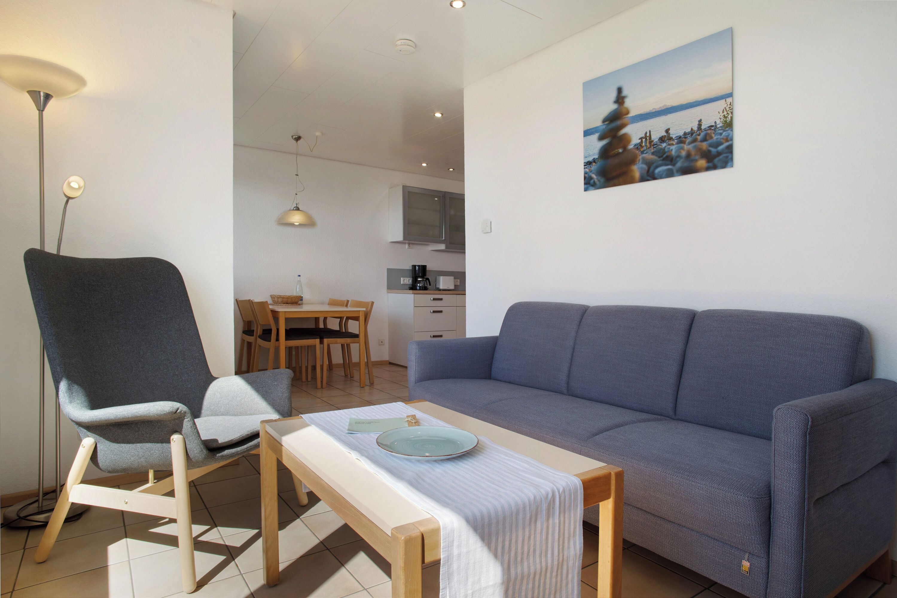 Fernseher, Tischtennisplatte, Stereoanlage