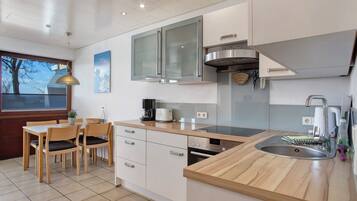 KĂŒhlschrank, Ofen, Herdplatte, GeschirrspĂŒler