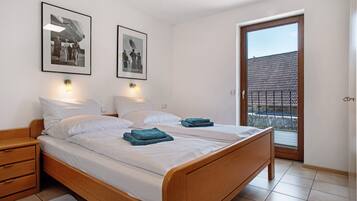 2 bedrooms, iron/ironing board, free WiFi, bed sheets