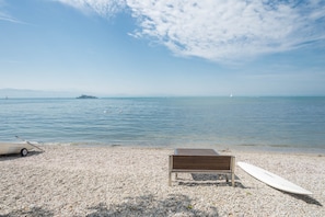 Beach nearby - Holiday Apartment “DG2” in “Heinemann Guest House” on Lake Constance (Langenargen)