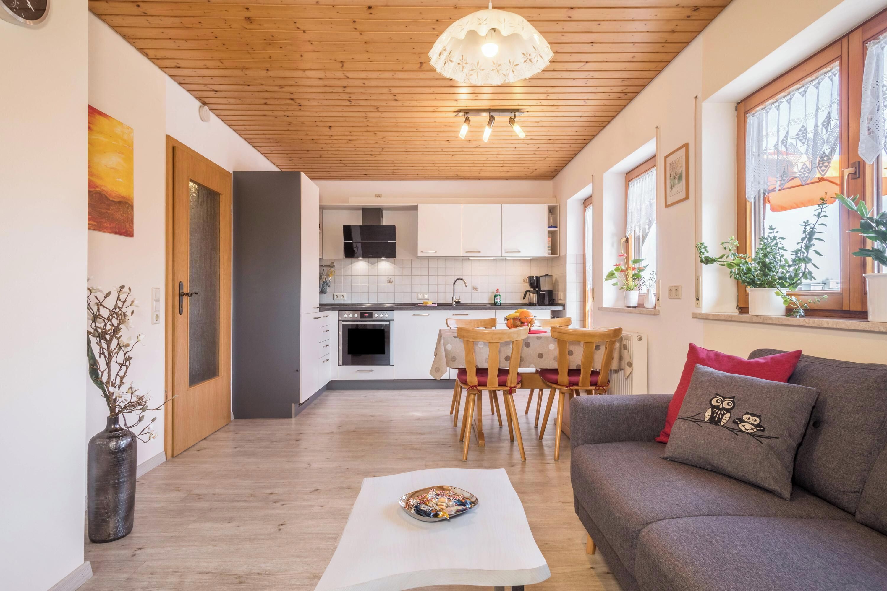 Télévision, lecteur de DVD, chaîne hi-fi