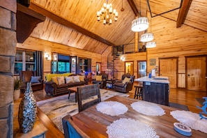 المنشأة من الداخل