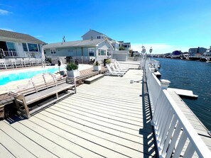 Outdoor pool - POOL, TIKI BAR, WATERFRONT home, 8 LBI Beach passes in Mystic Island NJ (Mystic Island)