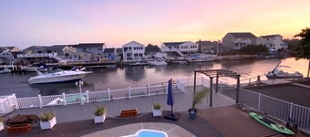 POOL, TIKI BAR, WATERFRONT  home, 8 LBI Beach passes in Mystic Island NJ 