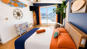4 bedrooms, iron/ironing board, travel crib, WiFi (free)