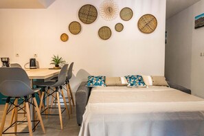 1 bedroom, iron/ironing board, WiFi, bed sheets
