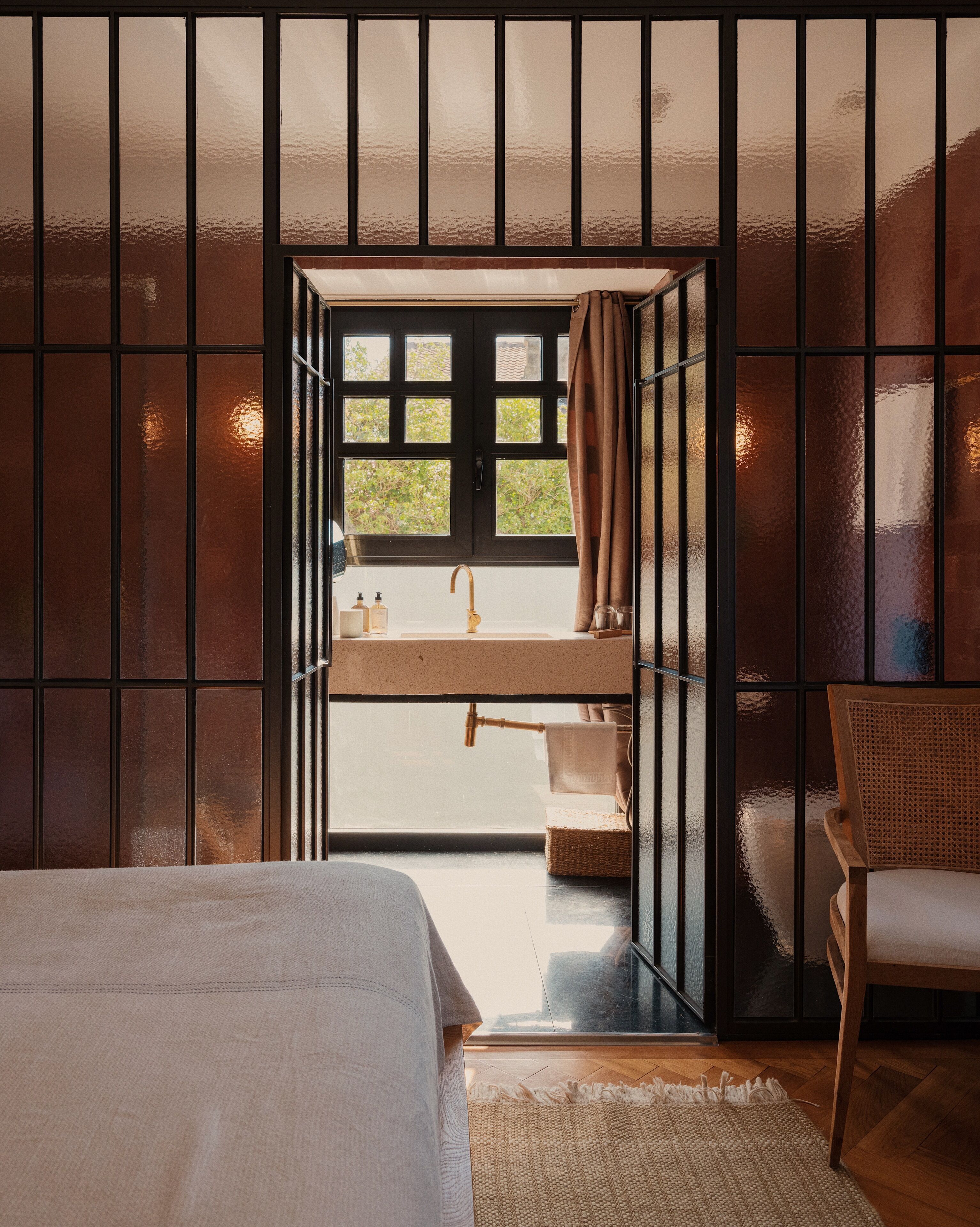 Familie tweepersoonskamer | Badkamer | Gratis toiletartikelen, een haardroger, badjassen, pantoffels