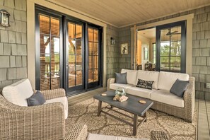 TV, fireplace - Hike, Fish & Golf! Serene Mtn Retreat in Glenville (Glenville)