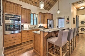 Fridge, microwave, stovetop, dishwasher - Hike, Fish & Golf! Serene Mtn Retreat in Glenville (Glenville)