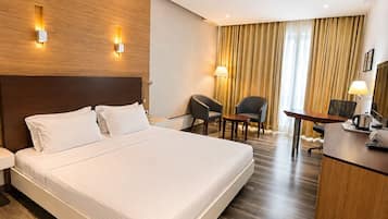 Executive Room | Laptop workspace, free WiFi