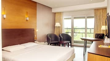 Premium Room | Laptop workspace, free WiFi
