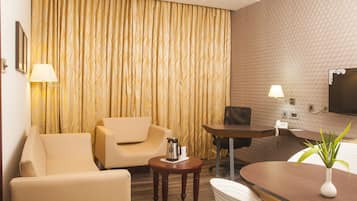 Premium Suite | Laptop workspace, free WiFi