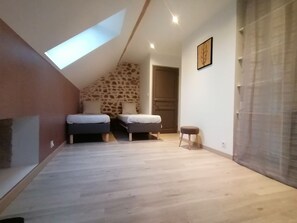 3 quartos, ferros/tábuas de passar roupa, Wi-Fi de cortesia