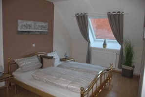 2 bedrooms, WiFi, bed sheets