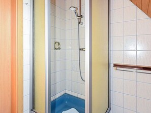Dusche, Handtücher, Toilettenpapier