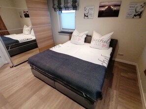 2 Schlafzimmer, Reisekinderbett, WLAN