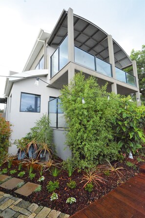 Exterior - Castle on the Hill, Ocean Grove. (Ocean Grove)